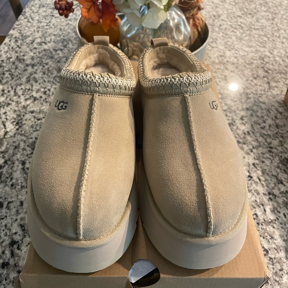 Ugg Tazz Slipper Mustard Seed NWT